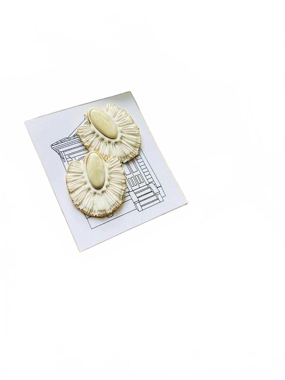 NEW INK+ALLOY women's stone inlay stud earrings in cream